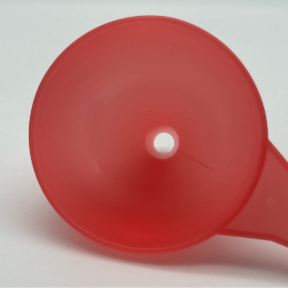 Tupperware Large Funnel Fill Oil Bottles Shakers Make Rice Mold Kiss Pink Retro - Picture 3 of 9